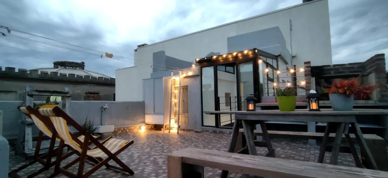 モンテビデオ House With Large Terrace, Jacuzzi And Gated Parking For One Carヴィラ エクステリア 写真