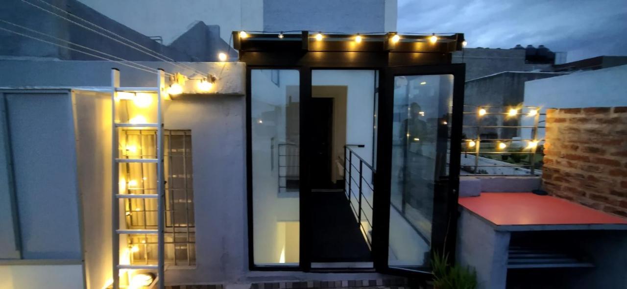 モンテビデオ House With Large Terrace, Jacuzzi And Gated Parking For One Carヴィラ エクステリア 写真