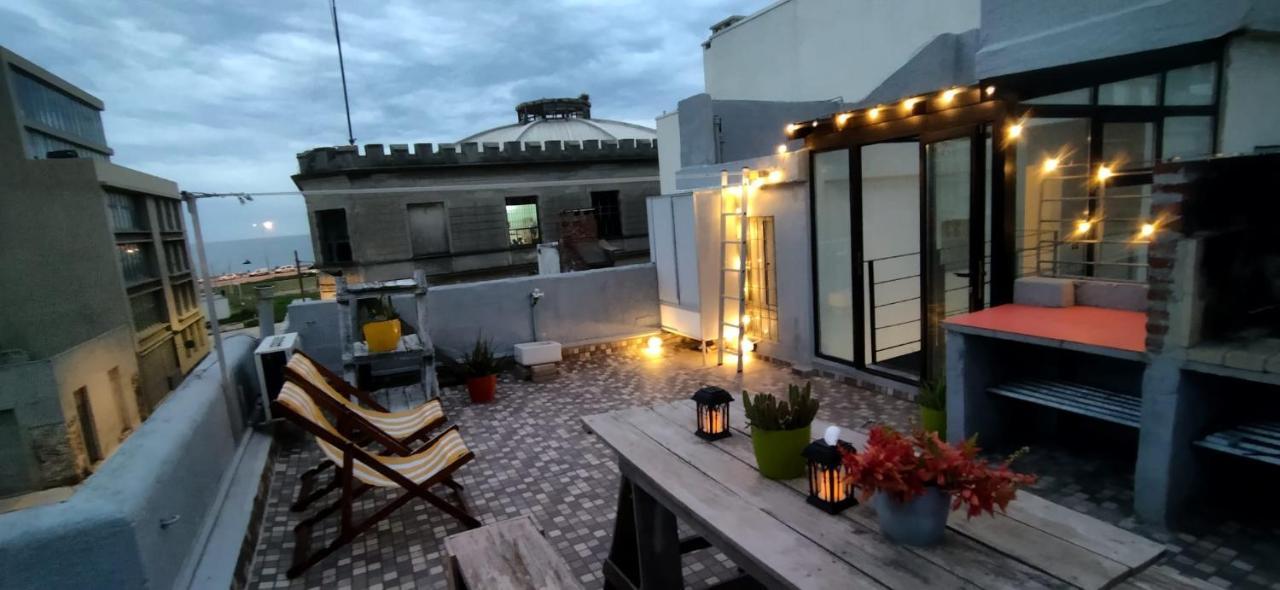 モンテビデオ House With Large Terrace, Jacuzzi And Gated Parking For One Carヴィラ エクステリア 写真