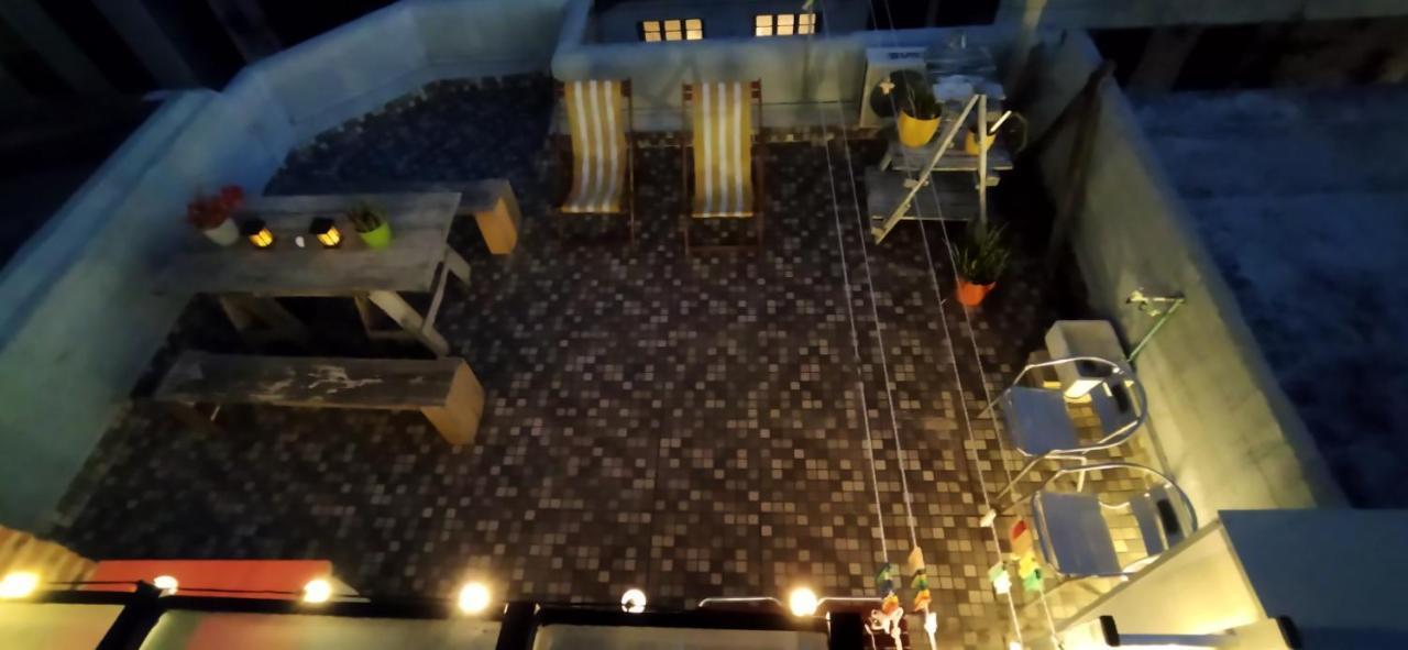 モンテビデオ House With Large Terrace, Jacuzzi And Gated Parking For One Carヴィラ エクステリア 写真