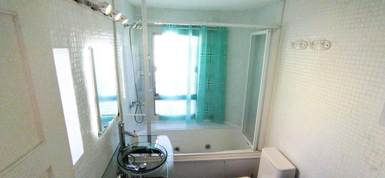 モンテビデオ House With Large Terrace, Jacuzzi And Gated Parking For One Carヴィラ エクステリア 写真